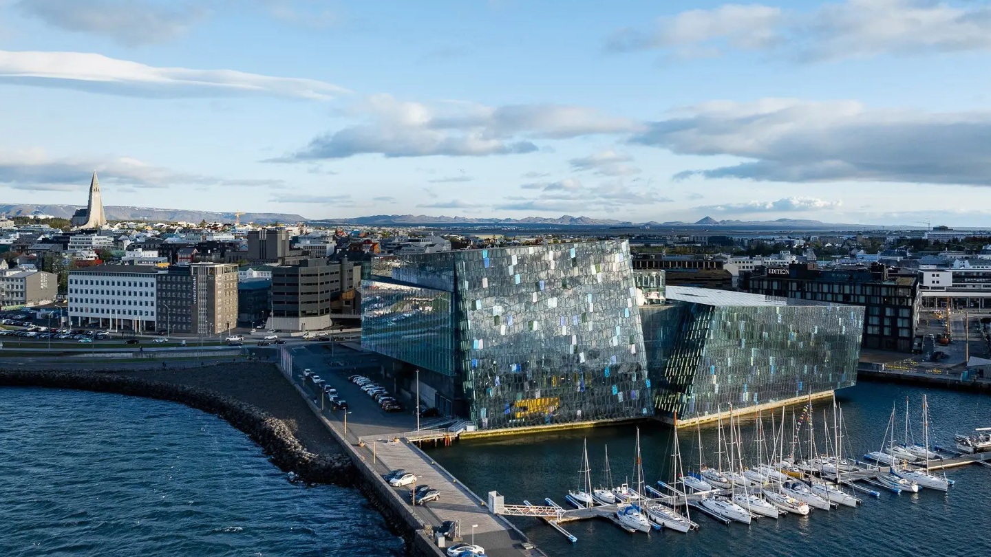 Harpa exterior
